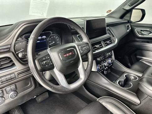 Used 2021 GMC Yukon SLT w/ SLT Luxury Package image 12