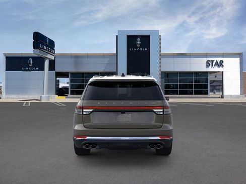 New 2026 Lincoln Aviator Reserve w/ Illumination Package AWD/4WD image 5
