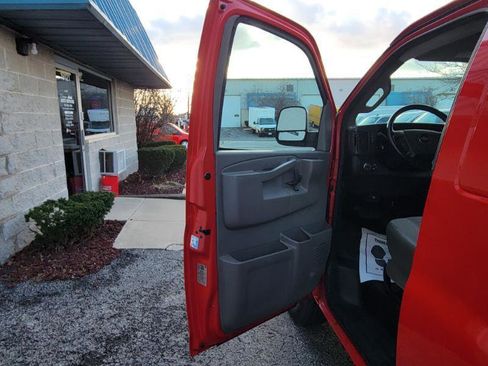 Used 2020 Chevrolet Express 3500 Extended w/ Driver Convenience Package image 32