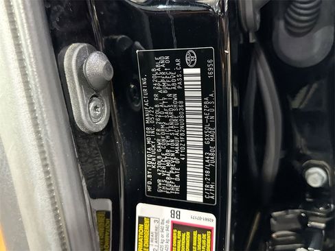 Used 2022 Toyota Avalon Limited image 40