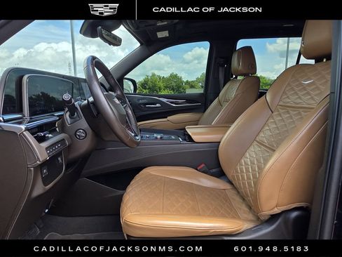 Certified 2023 Cadillac Escalade Premium Luxury AWD/4WD image 17