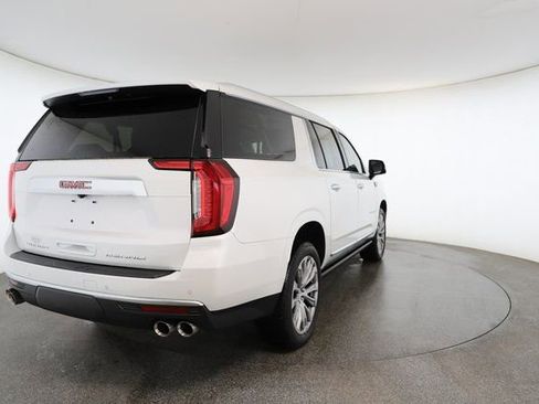 Used 2023 GMC Yukon XL Denali image 16