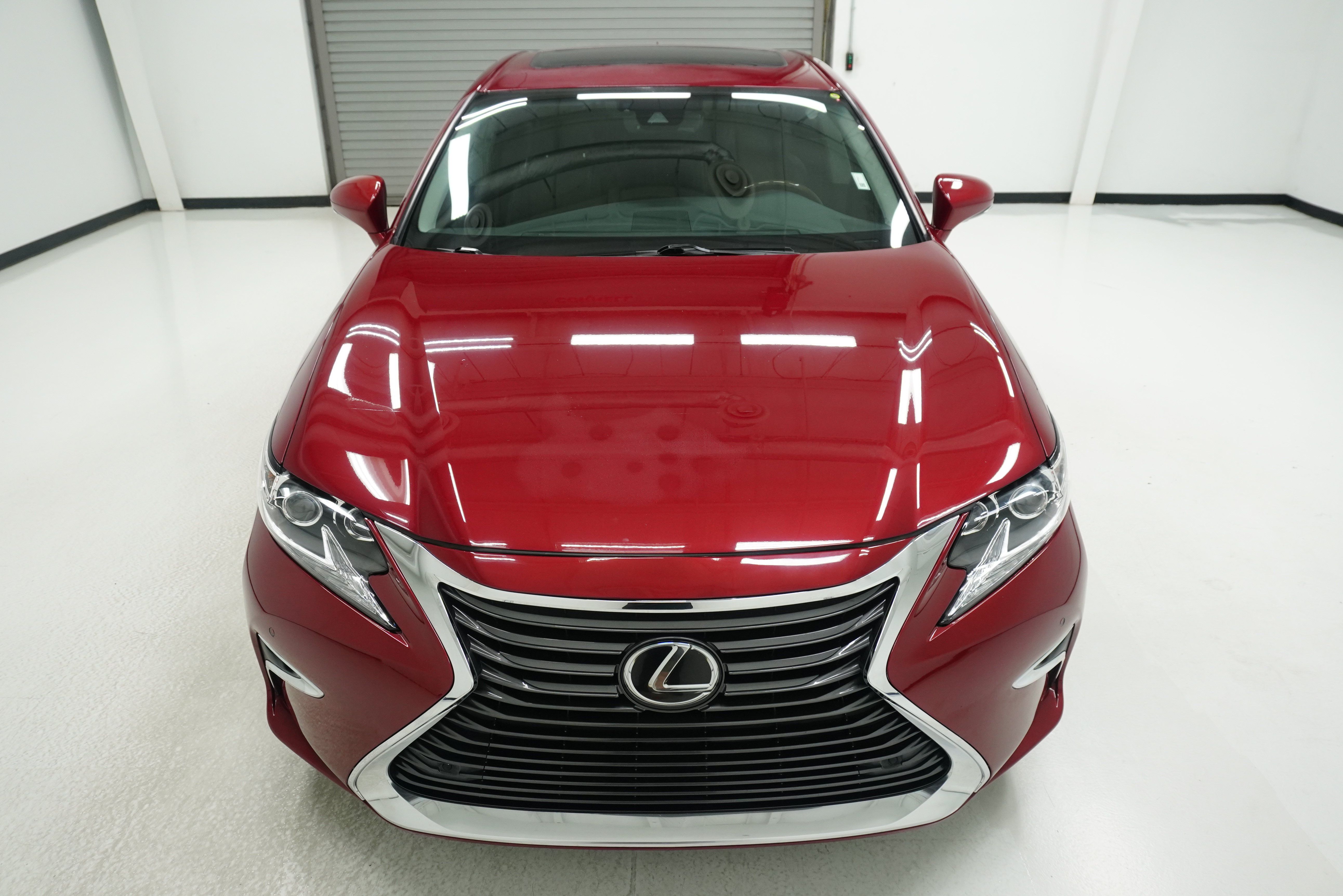 Used 2017 Lexus ES 350 w/ Luxury Package FWD image 2