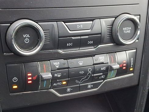 Used 2018 Ford Explorer XLT w/ Equipment Group 202A image 17