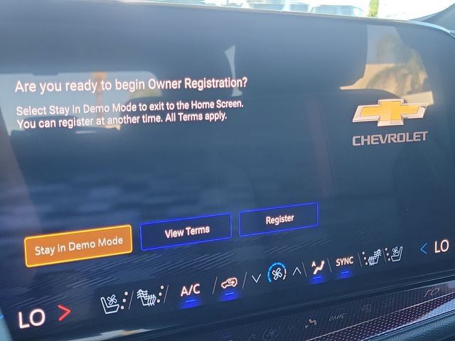 Used 2026 Chevrolet Traverse LT w/ Midnight/Sport Edition FWD image 13