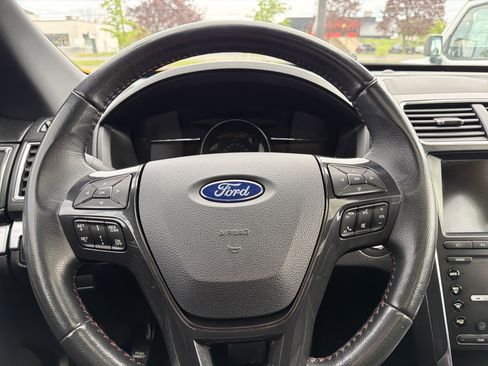 Used 2019 Ford Explorer Sport w/ Equipment Group 401A AWD/4WD image 13