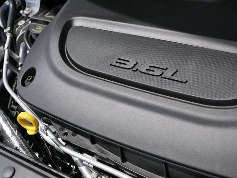 New 2026 Chrysler Pacifica Select FWD image 25