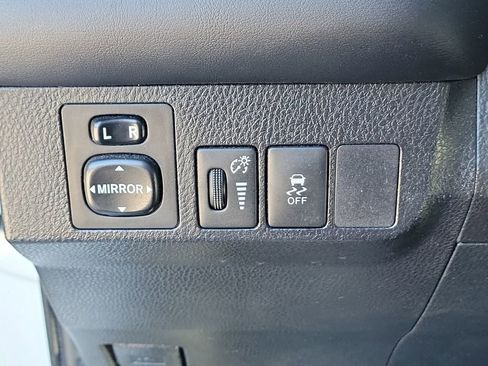 Used 2015 Toyota RAV4 XLE image 24