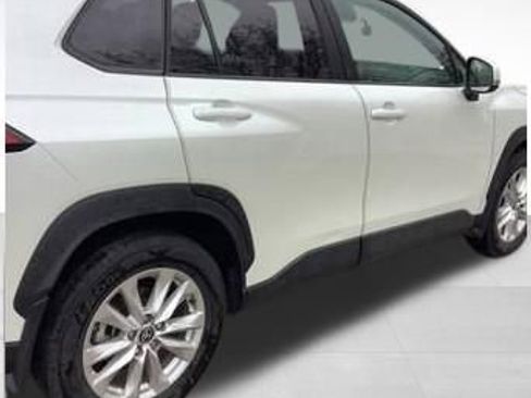 Used 2023 Toyota Corolla Cross LE w/ Moonroof Package AWD/4WD image 10