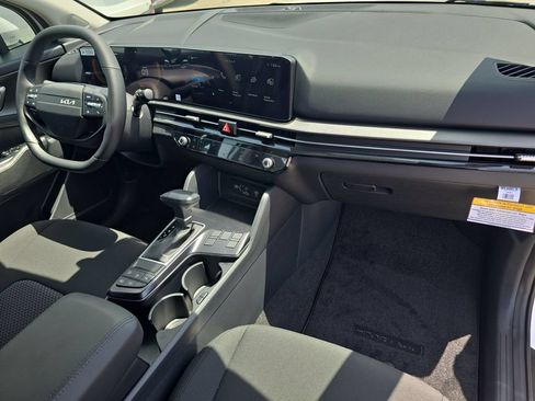 New 2026 Kia Sportage LX FWD image 11