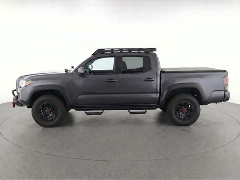 Used 2021 Toyota Tacoma SR5 RWD image 5