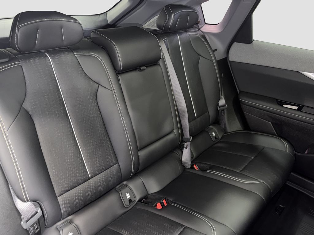 Used 2025 Cadillac Optiq Sport 2 w/ LPO, Floor Liner Package AWD/4WD image 15