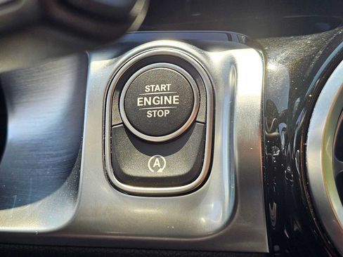 Used 2026 Mercedes-Benz GLB 35 AMG 4MATIC image 30