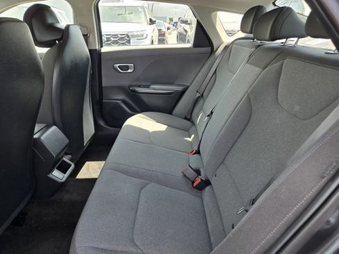 Used 2025 Kia K4 FWD image 28