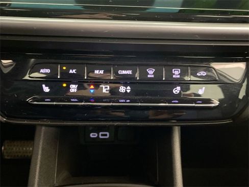 Used 2023 Chevrolet Bolt LT image 40