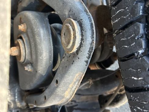 Used 2017 Nissan Titan SV image 26