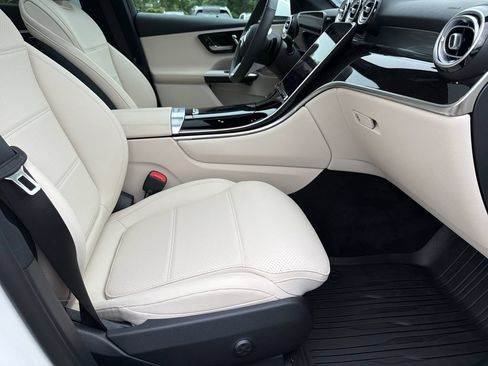 Used 2026 Mercedes-Benz GLC 300 image 36