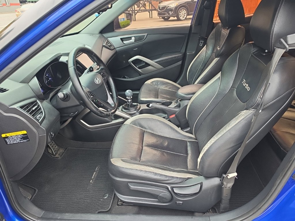 Used 2014 Hyundai Veloster Turbo FWD image 17