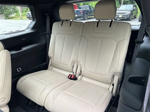 Used 2023 Jeep Grand Cherokee L Limited AWD/4WD image 24