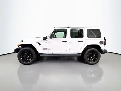 Used 2022 Jeep Wrangler Unlimited Sahara image 4