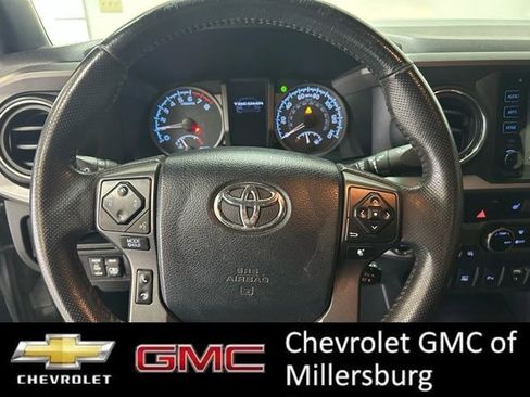 Used 2017 Toyota Tacoma TRD Off-Road w/ Premium & Technology Package image 16