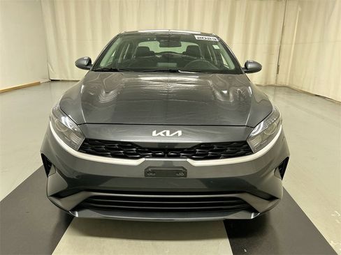 Certified 2023 Kia Forte LXS image 3