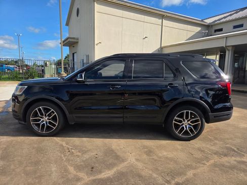 Used 2018 Ford Explorer Sport w/ Equipment Group 401A AWD/4WD image 8