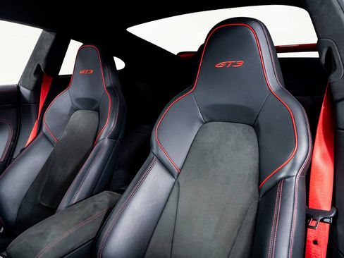 Used 2022 Porsche 911 GT3 image 4