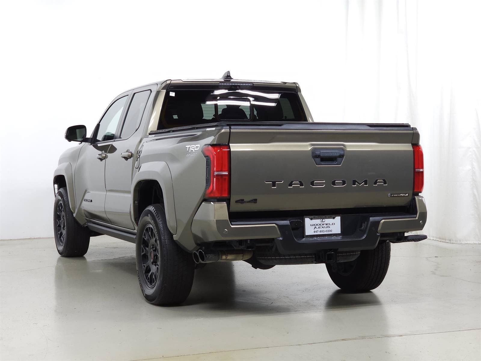 Used 2024 Toyota Tacoma TRD Sport w/ TRD Sport Premium Package AWD/4WD image 6