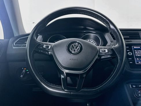 Used 2018 Volkswagen Tiguan SE w/ 3rd Row Seat Package AWD/4WD image 18