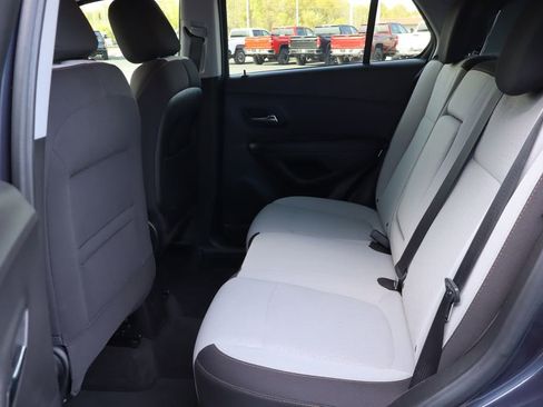 Used 2019 Chevrolet Trax LS FWD image 18