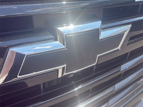 Used 2024 Chevrolet Silverado 2500 LTZ w/ LTZ Plus Package AWD/4WD image 22