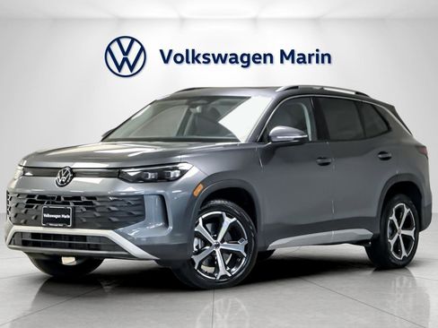 New 2026 Volkswagen Tiguan SE image 1