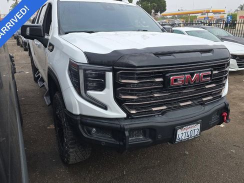 Used 2023 GMC Sierra 1500 AT4X image 2