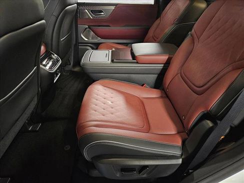 Used 2026 INFINITI QX80 Autograph w/ Premium Cargo Package image 17