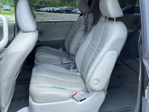 Used 2012 Toyota Sienna XLE w/ XLE Navigation Pkg AWD/4WD image 19