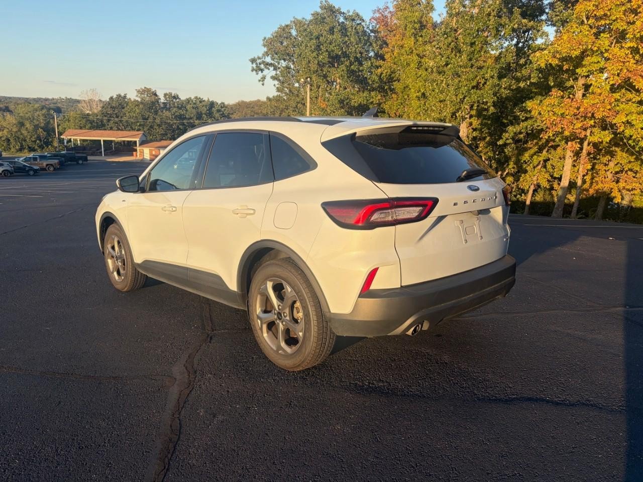 Used 2025 Ford Escape ST-Line Select AWD/4WD image 3