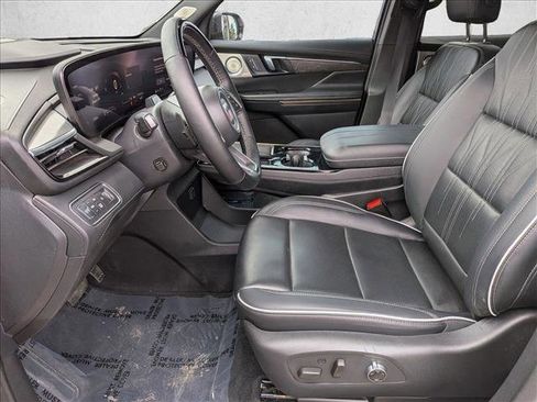 Used 2025 Buick Enclave Avenir w/ Super Cruise Package image 11