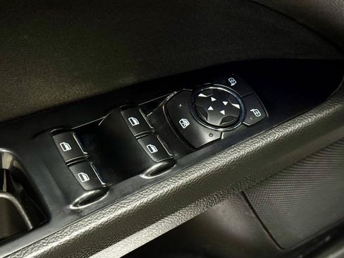 Used 2016 Ford Fusion SE FWD image 13