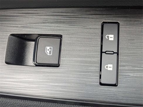 New 2026 Nissan Kicks S image 32