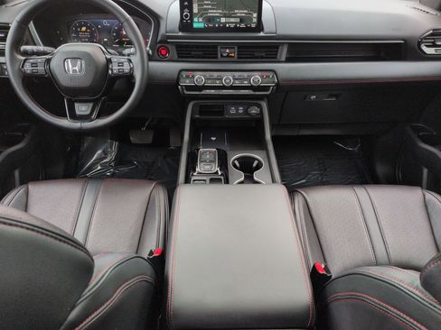 Certified 2025 Honda Pilot Black Edition image 26