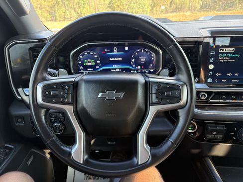 Used 2022 Chevrolet Silverado 1500 LT Trail Boss w/ Convenience Package II AWD/4WD image 23