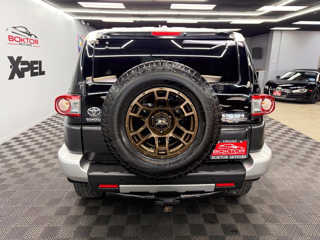 Used 2014 Toyota FJ Cruiser 4WD w/ Upgrade Package image 13