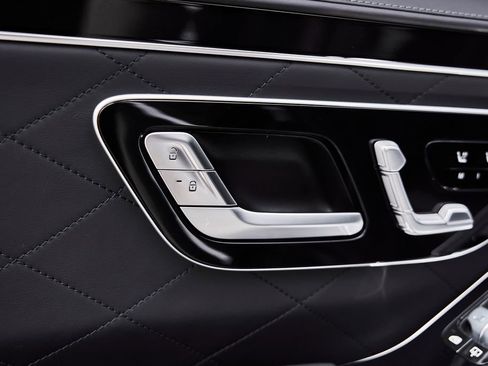 Used 2025 Mercedes-Benz S 580 4MATIC Sedan image 33