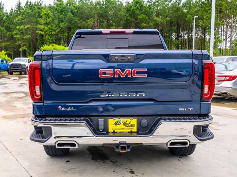 Used 2022 GMC Sierra 1500 SLT w/ SLT Premium Plus Package AWD/4WD image 9