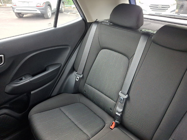Certified 2022 Hyundai Venue SE FWD image 18
