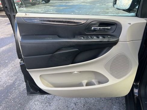 Used 2013 Dodge Grand Caravan SXT w/ Rear Park Assist Pkg image 22