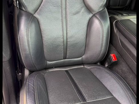 Used 2024 Jeep Wagoneer L Series II w/ Flexible Seating Group AWD/4WD image 13