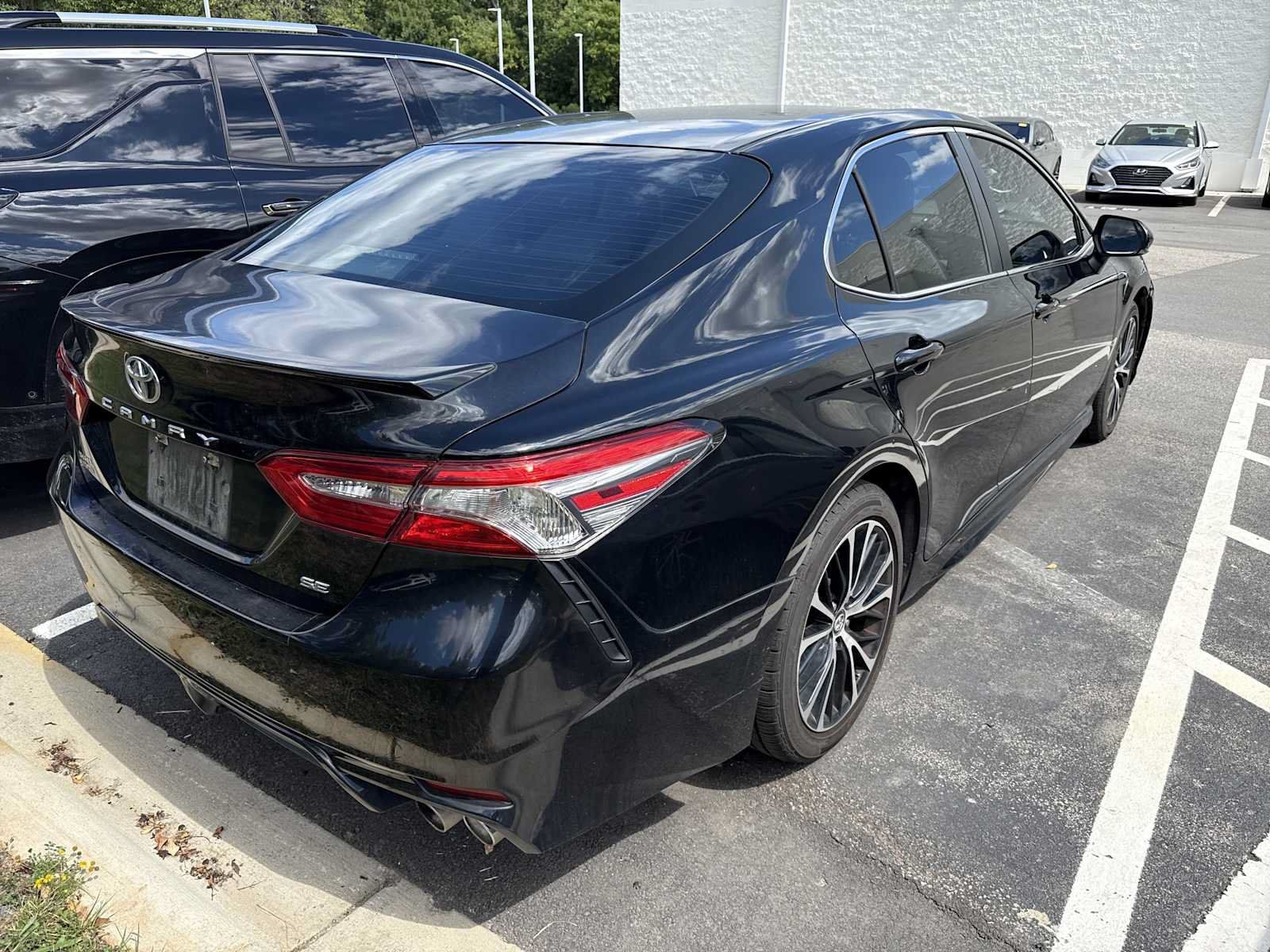 Used 2018 Toyota Camry SE w/ Moonroof Package FWD image 42
