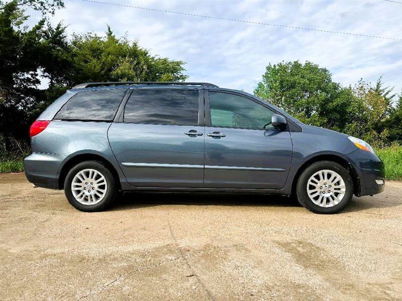 Used 2008 Toyota Sienna XLE FWD image 5